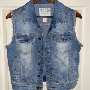 American Rag Cie Junior’s Frayed Denim Vest